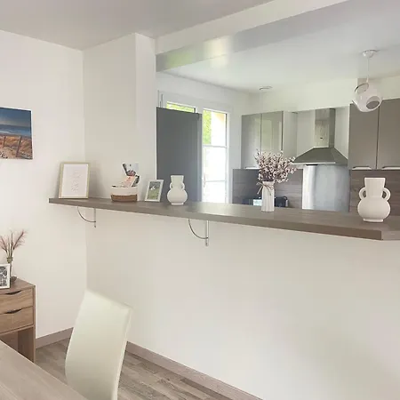 Maison Spacieuse De Lila Avec 3 Places De Parkings